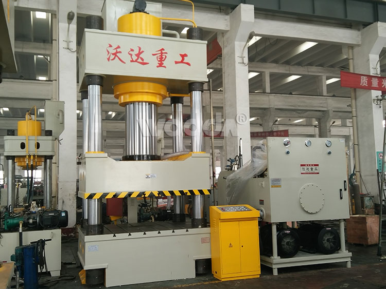 800T三梁四柱(zhù)液壓機