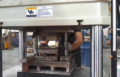 150噸錨杆(gan)托盤四柱液壓(yā)機視頻