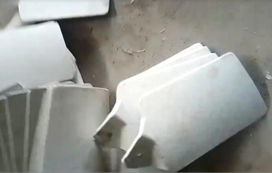 315噸風機扇葉(ye)成型一次壓3片(piàn)