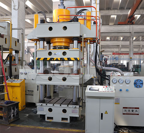 500噸四(si)梁四柱(zhù)液壓機(ji)