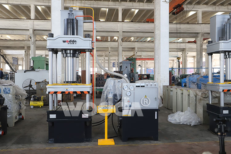 200噸四柱液壓機 200噸四柱液壓機