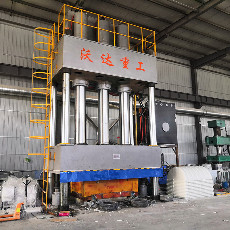 2000噸模壓(yā)玻璃鋼(gang)化糞池(chí)液壓機(ji)視頻