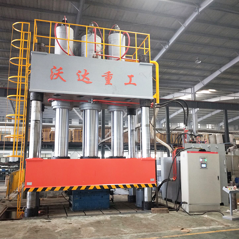 大(da)貨車中(zhong)巴車導(dǎo)流罩生(shēng)産視頻(pín)