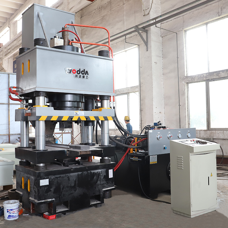 石墨壓塊(kuai)成型液壓(yā)機_500噸四梁(liáng)四柱液壓(yā)機