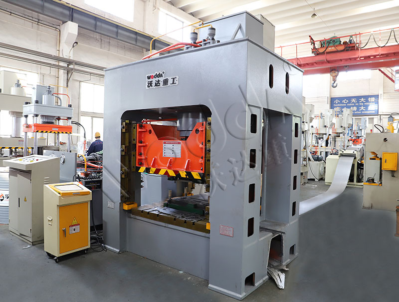 315噸框架式全自動薄闆沖壓拉伸液壓機