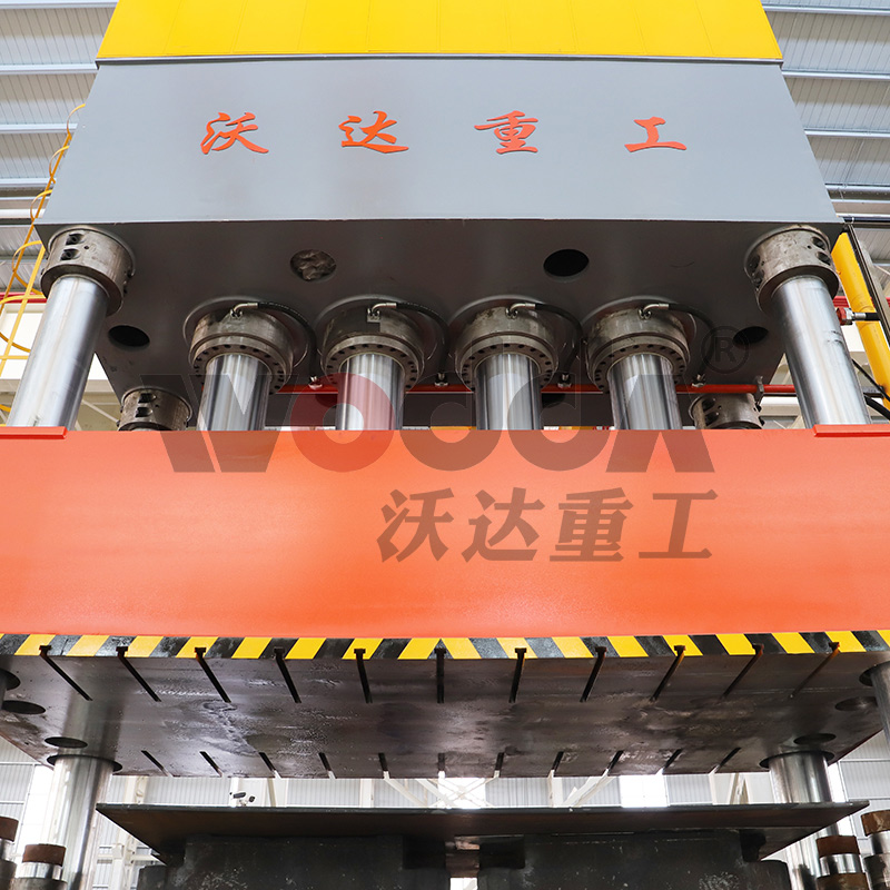 2500噸複合材料液壓機 2500噸複合材料液壓機