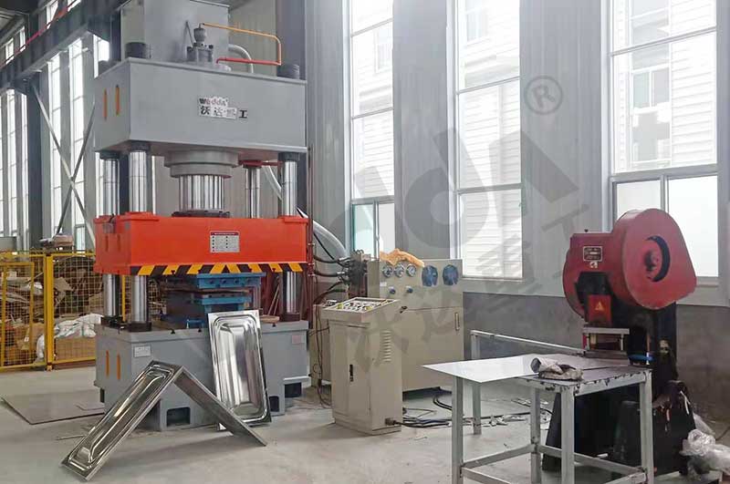 不鏽鋼水箱成型液壓機 不鏽鋼水箱成型液壓機