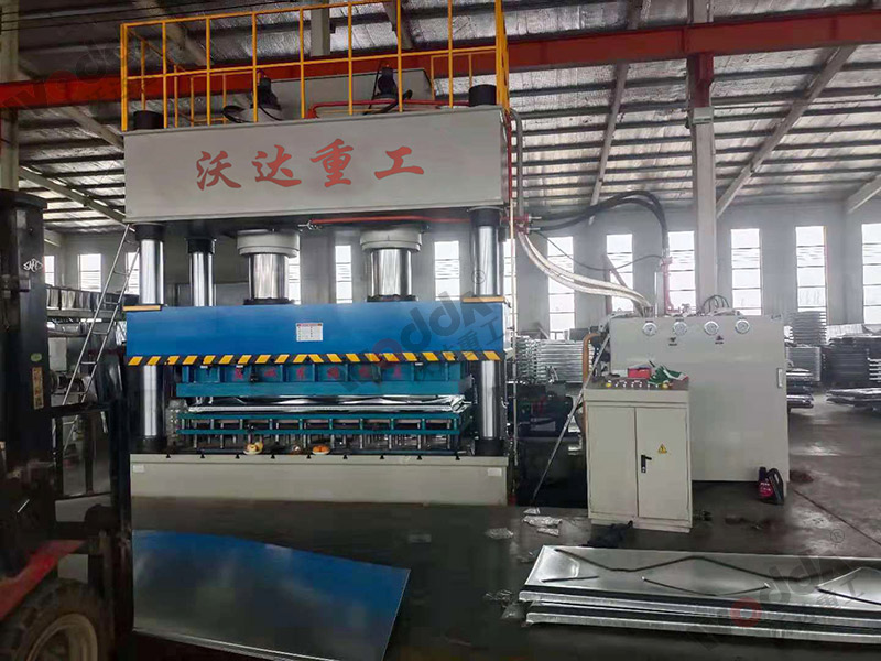 不鏽鋼水箱闆成型液壓機廠家,1000噸四柱液壓機介紹 不鏽鋼水箱闆成型液壓機廠家,1000噸四柱液壓機介紹