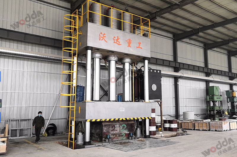 生産2立方玻璃鋼化糞池設備_2000噸四柱液壓機_液壓機廠家