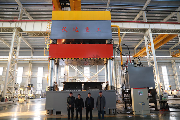 2500噸複合材料成型液壓機_大型四柱液壓機廠家 2500噸複合材料成型液壓機_大型四柱液壓機廠家