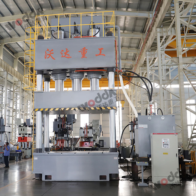 1500噸複合材料液壓機 1500噸複合材料液壓機