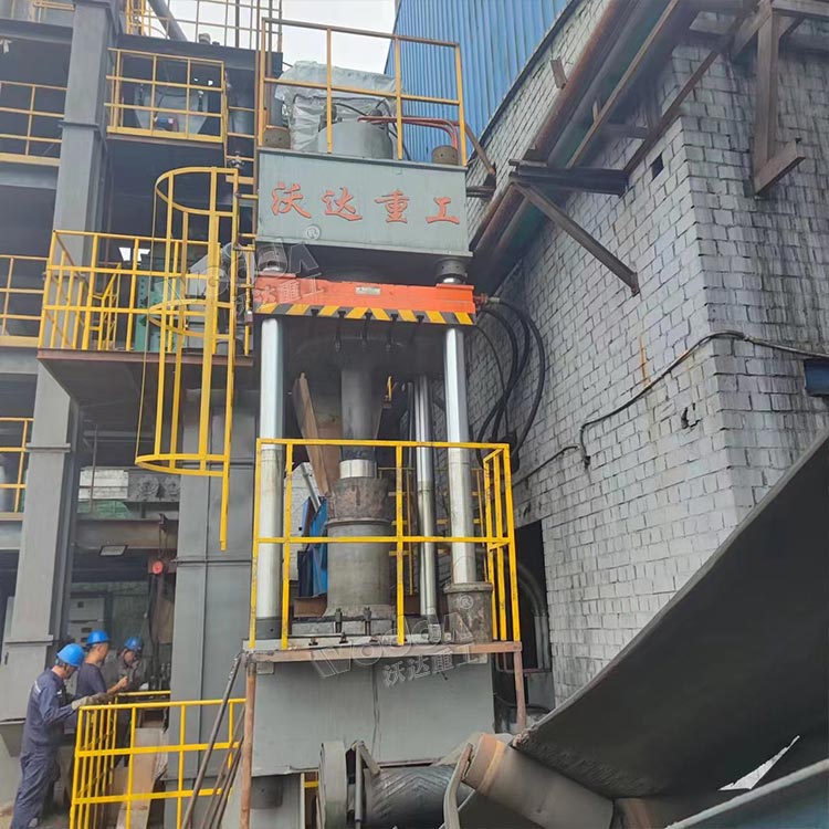 630噸三梁四柱液壓機 630噸三梁四柱液壓機