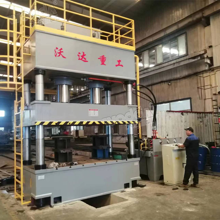 630噸四柱液壓機試壓 630噸四柱液壓機試壓