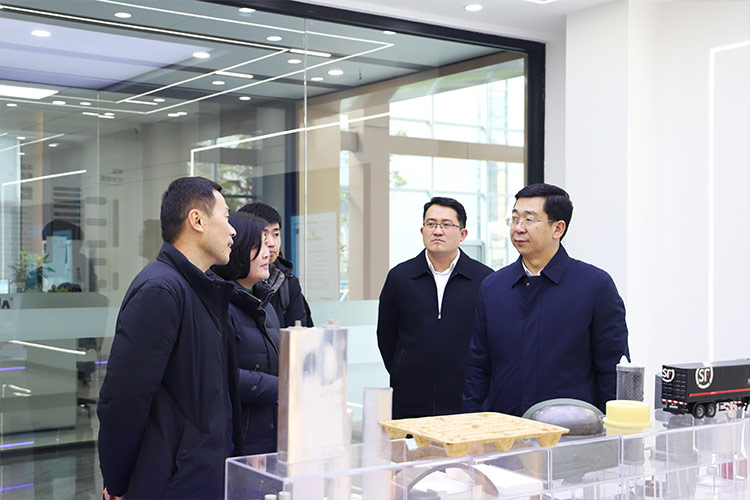 徐州市委常委、經開區黨工委書記張克一行莅臨山東长春昌兴传感器制造有限责任公司(4G网站)調研考察 徐州市委常委、經開區黨工委書記張克一行莅臨山東长春昌兴传感器制造有限责任公司(4G网站)調研考察