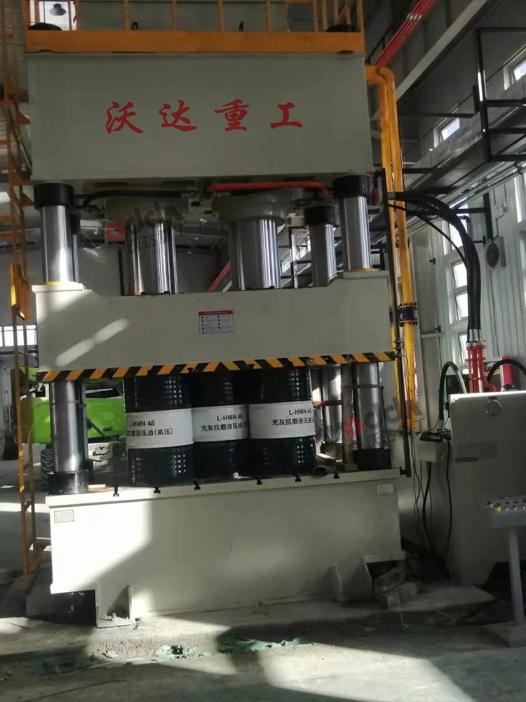 1000噸三梁四柱液壓機 1000噸三梁四柱液壓機