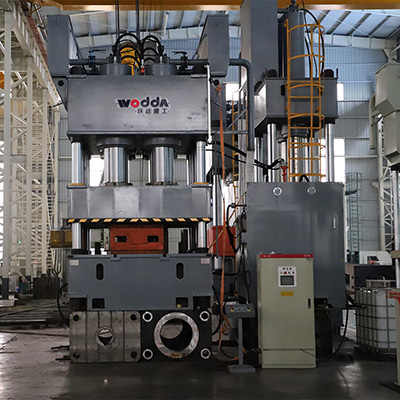 2500噸門面壓(ya)花機_鋼木(mù)門壓花機(jī)