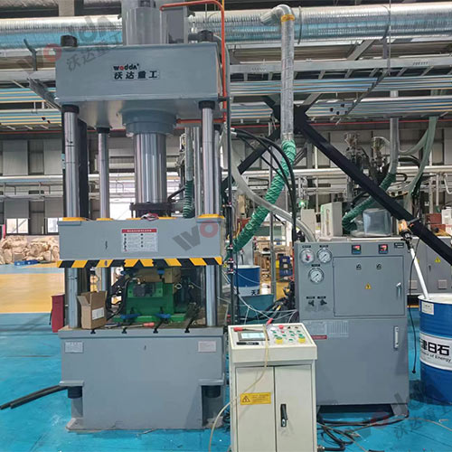 200噸(dūn)玻璃鋼絕緣(yuán)子模壓液壓(yā)機