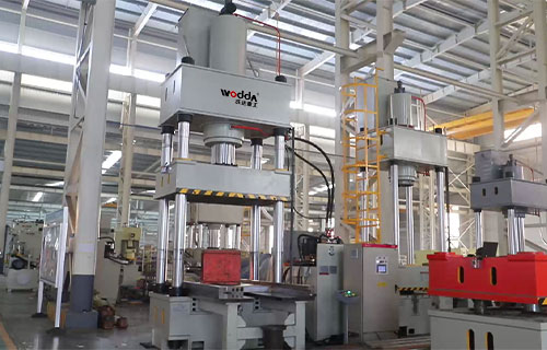 500噸(dūn)伺服液壓機帶移(yi)動工作台