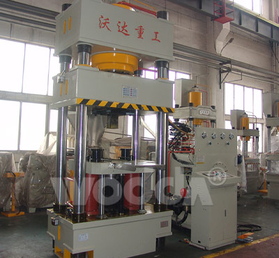 500噸四梁四(si)柱鹽磚機(ji)