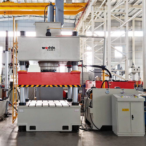 500噸垃(la)圾箱外殼(ke)沖壓成型(xíng)液壓機