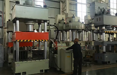 國(guó)标315噸四柱液壓機(jī)試機